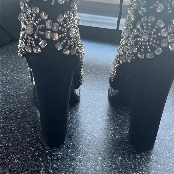 Ankle bedazzled heel boots. - Picture 9 of 10